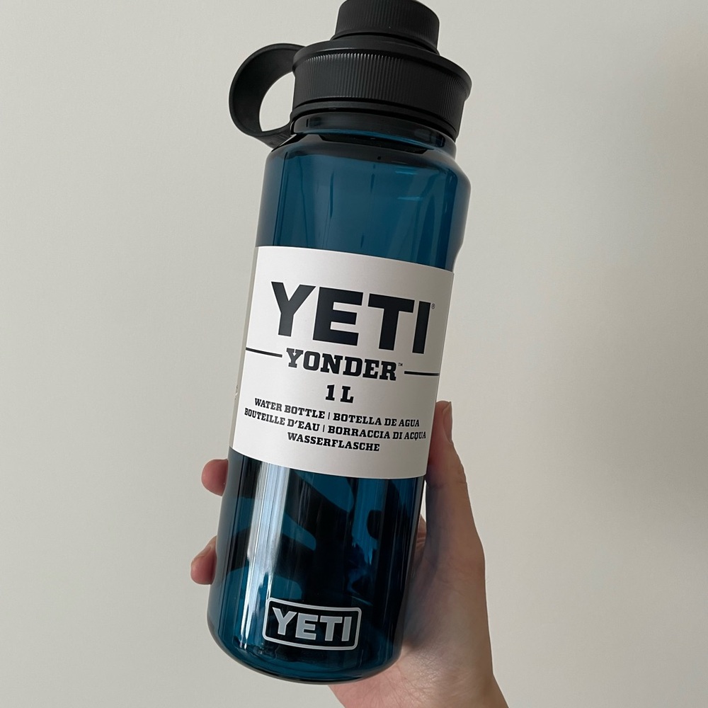 YETI Yonder 1L Water Bottle - Blue